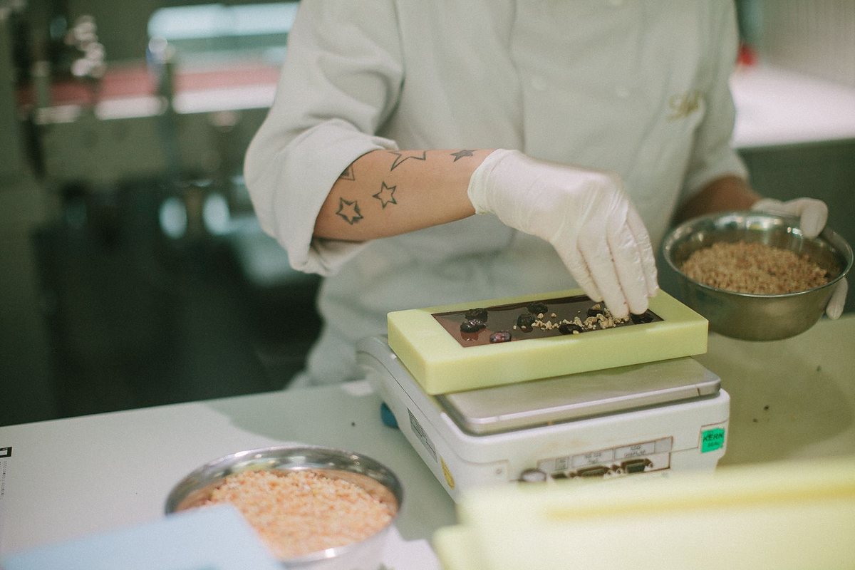 Industrial chocolate production